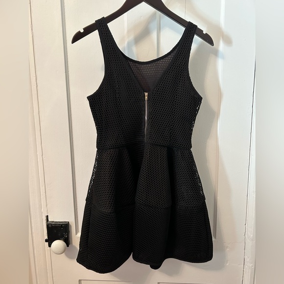 Black dress with back zipper - Picture 2 of 2